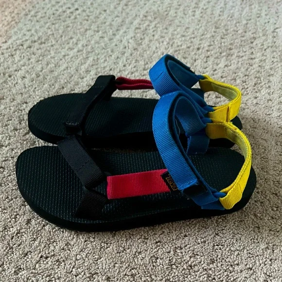 Teva color store block sandals